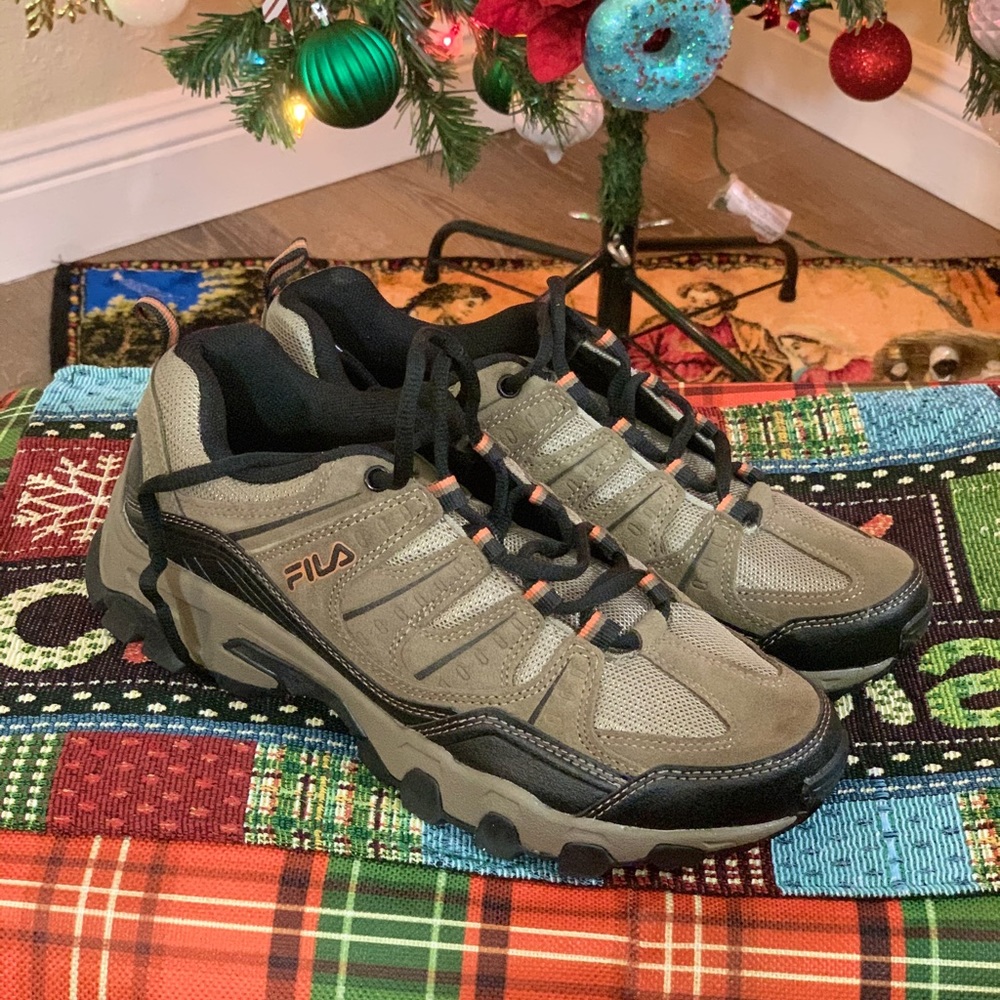 NWT FILA men’s shoes sport walking running SIZE:8